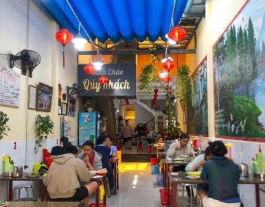 Không gian bên trong quán