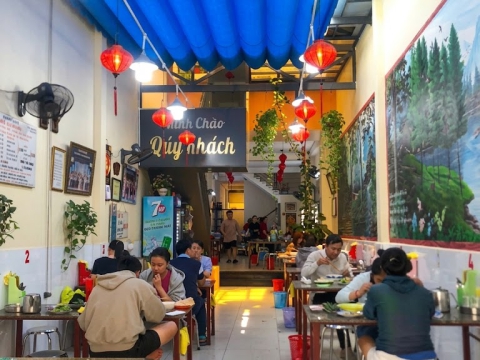 Không gian bên trong quán