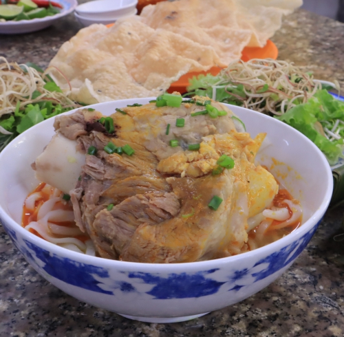 MÌ QUẢNG XÍ QUÁCH