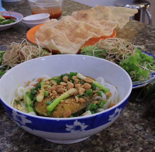 MÌ QUẢNG CÁ NGỪ 