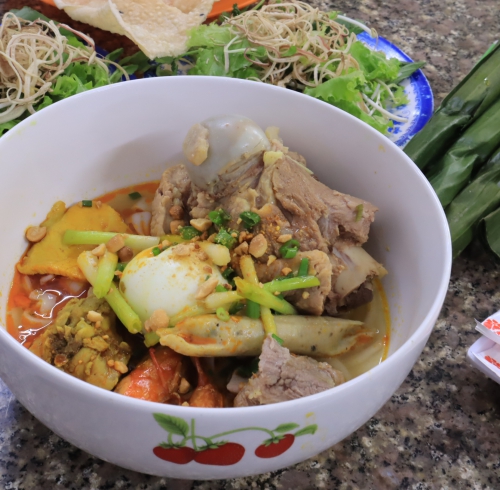 MÌ QUẢNG THẬP CẨM